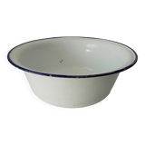 Old enameled basin