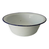 Old enameled basin