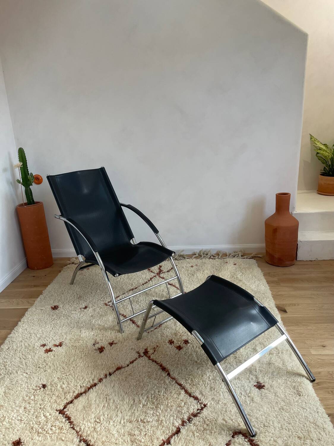 Lounge Chair & Ottoman – Rodney Kinsman for OMK – 1970s
