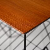 Paire de tables d'appoint en bois et métal