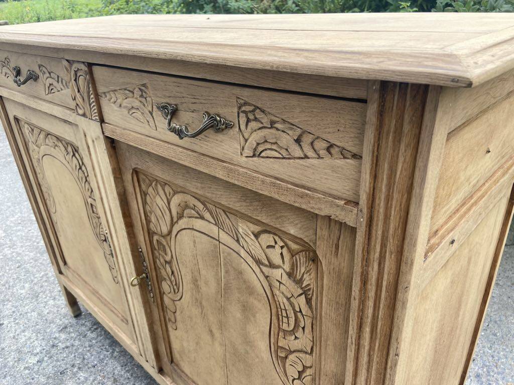 Parisian buffet in raw wood