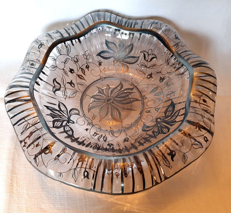 Art deco crystal cut signed P.Davesn