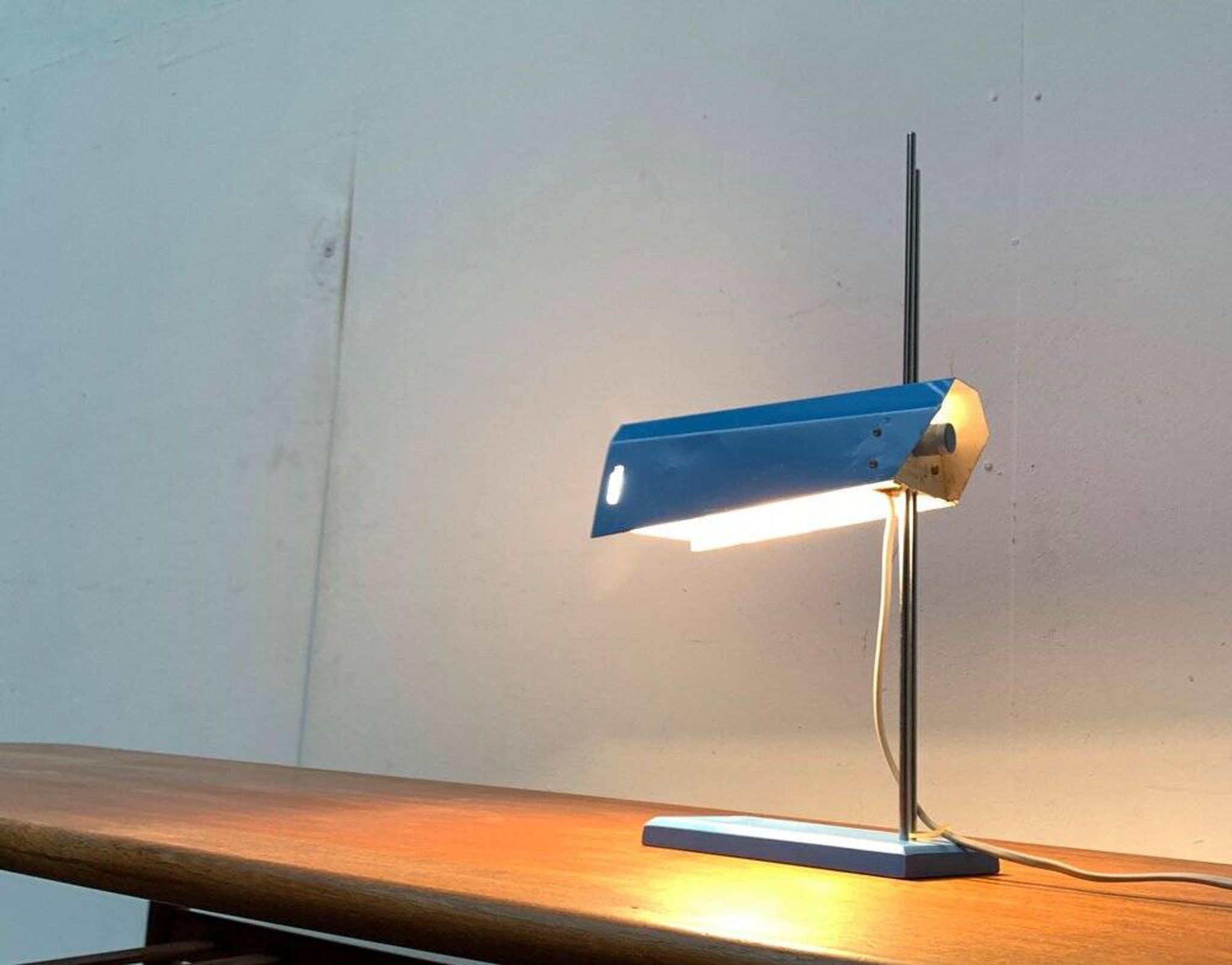 Mid-century minimalist table lamp TYP L 192-1353 by Josef Hurka for Lidokov, 1960s.