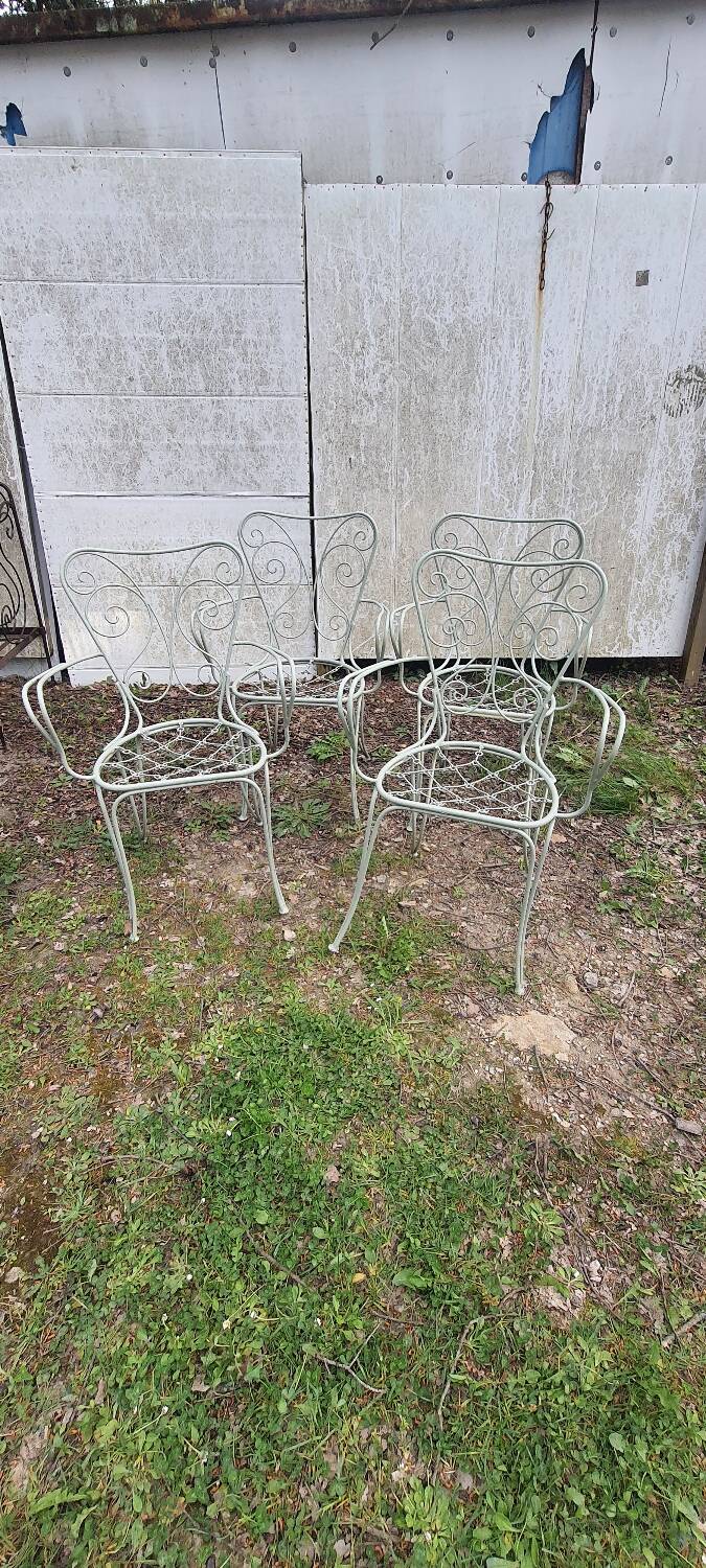 4 wrought iron chairs