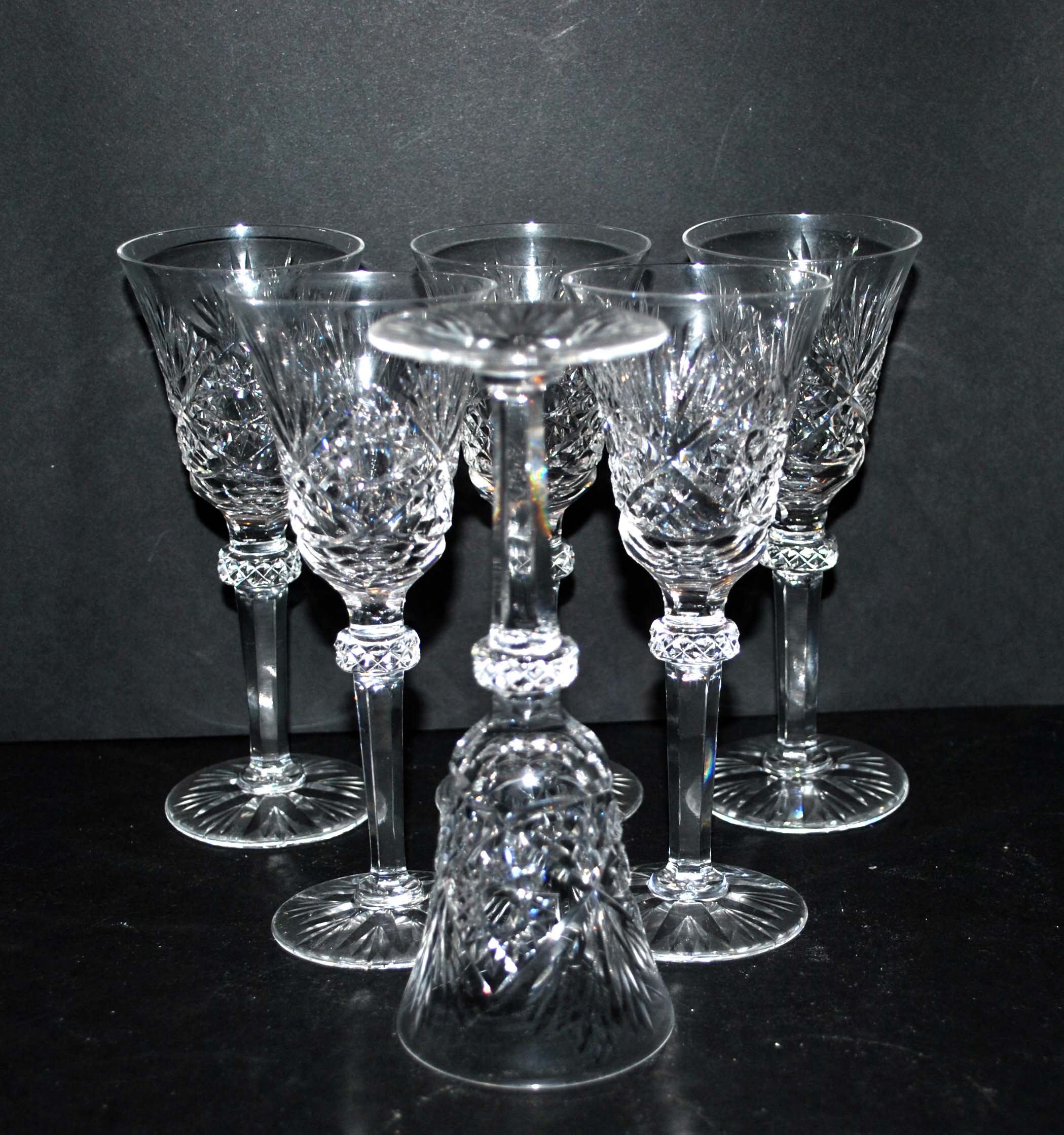 Cristallerie Lorraine, Series of 6 diamond cut crystal stemmed glasses 14.5cm