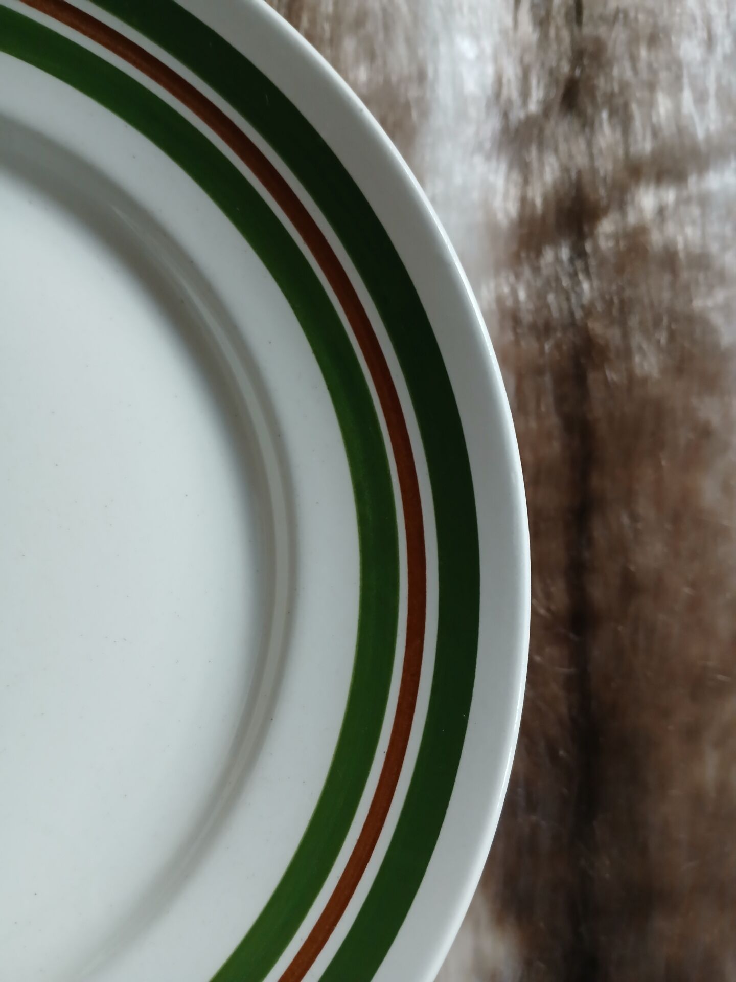 7 antique flat plates Moulin des Loups