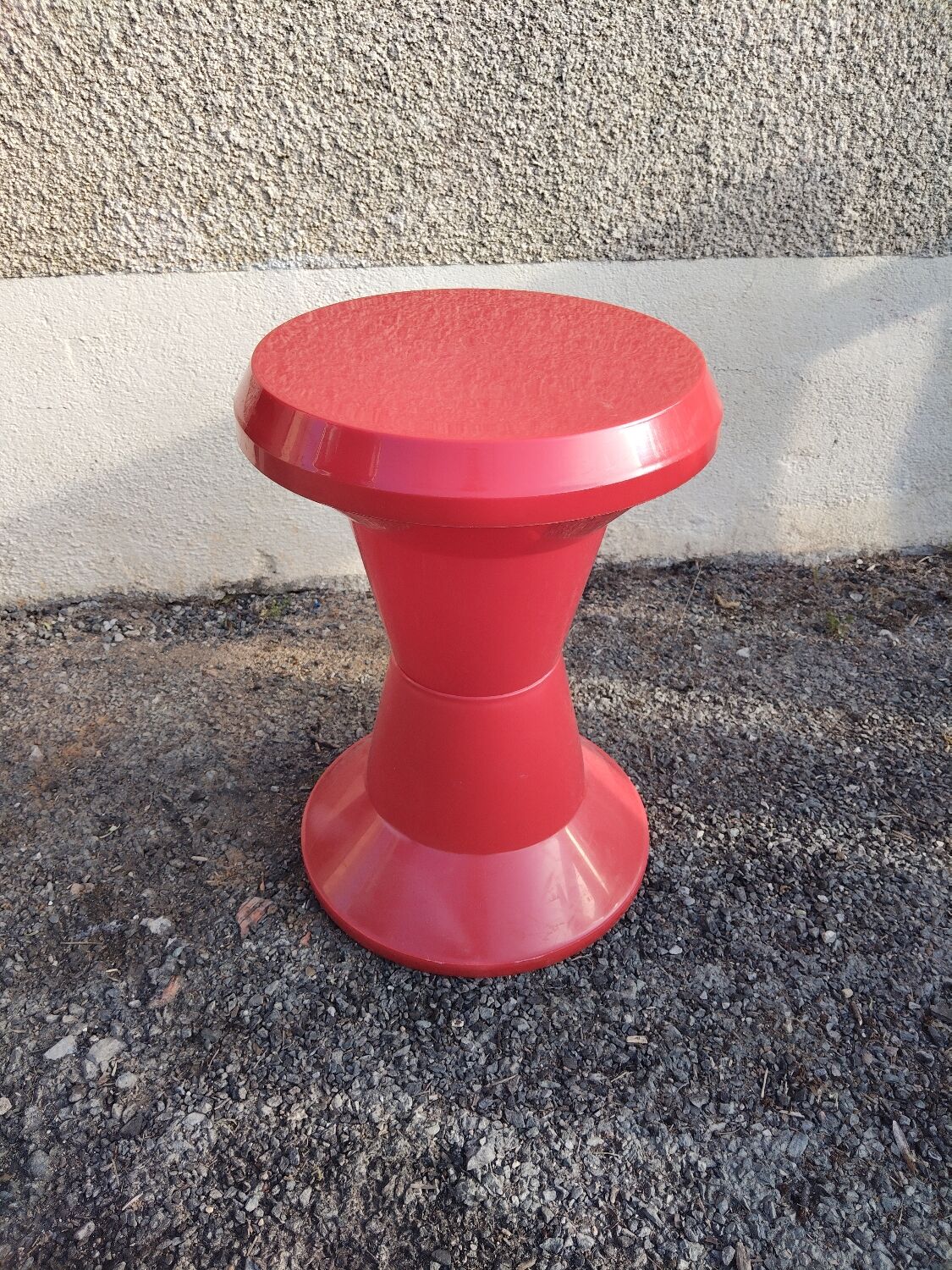 Italian design stool Tam Tam red – 70s spirit