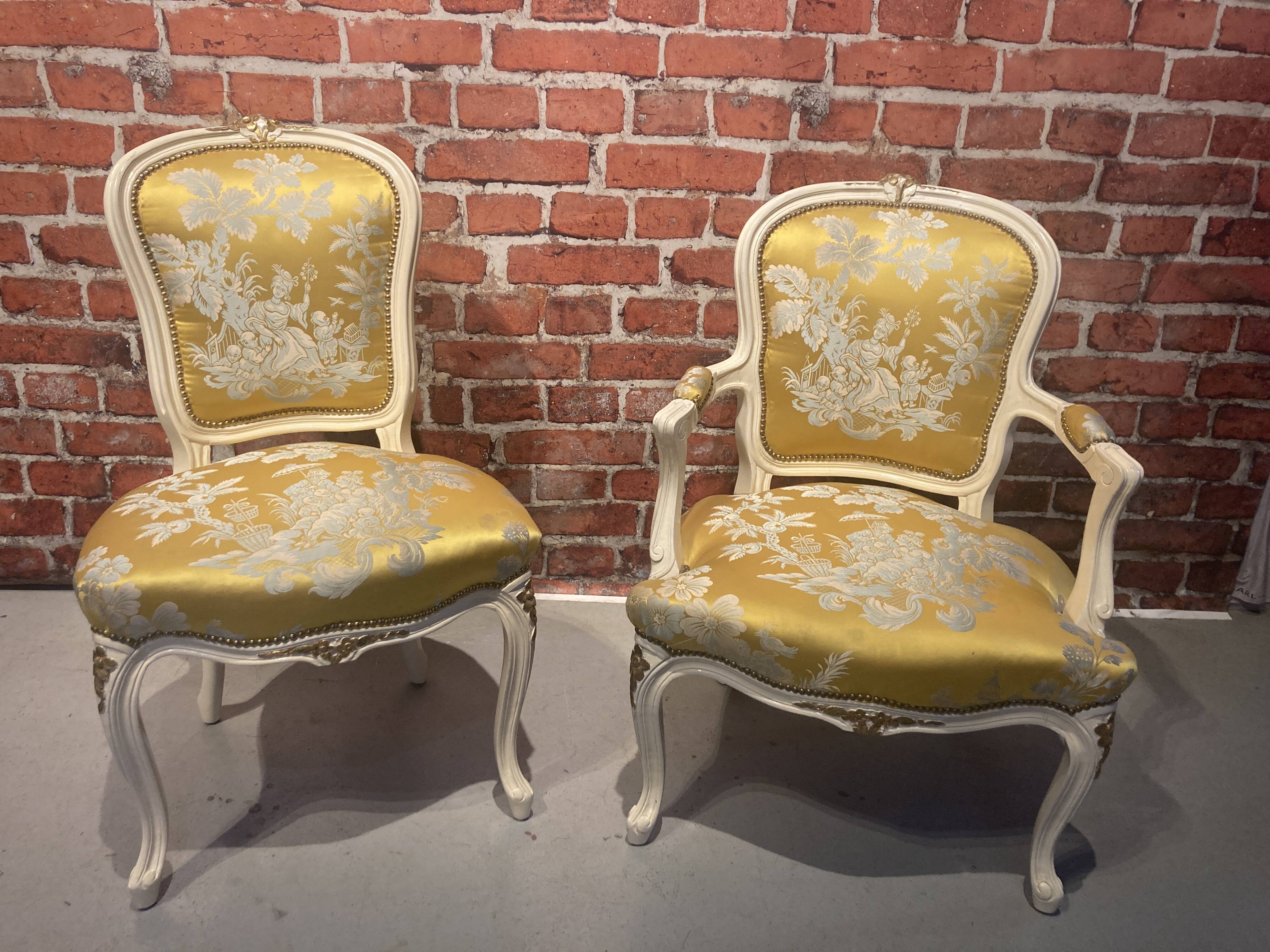 Lot d'un fauteuil et d'une chaise