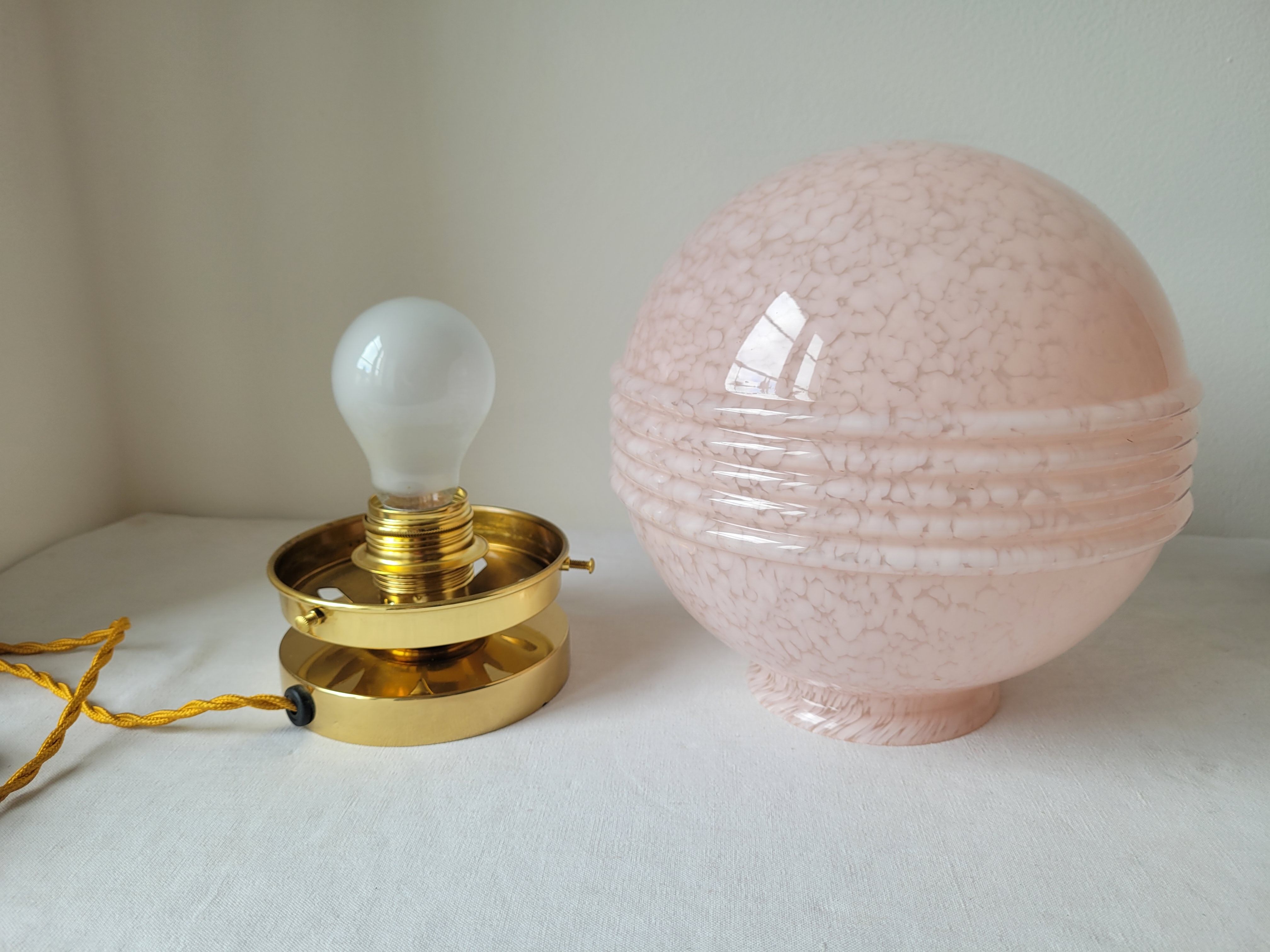 Art Deco lamp in brass and glass by Clichy