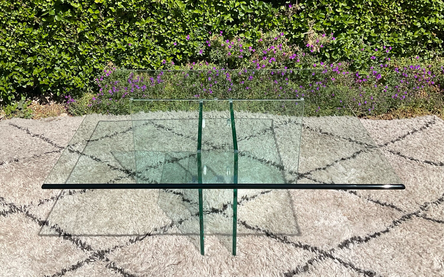 Low table design in tempered glass