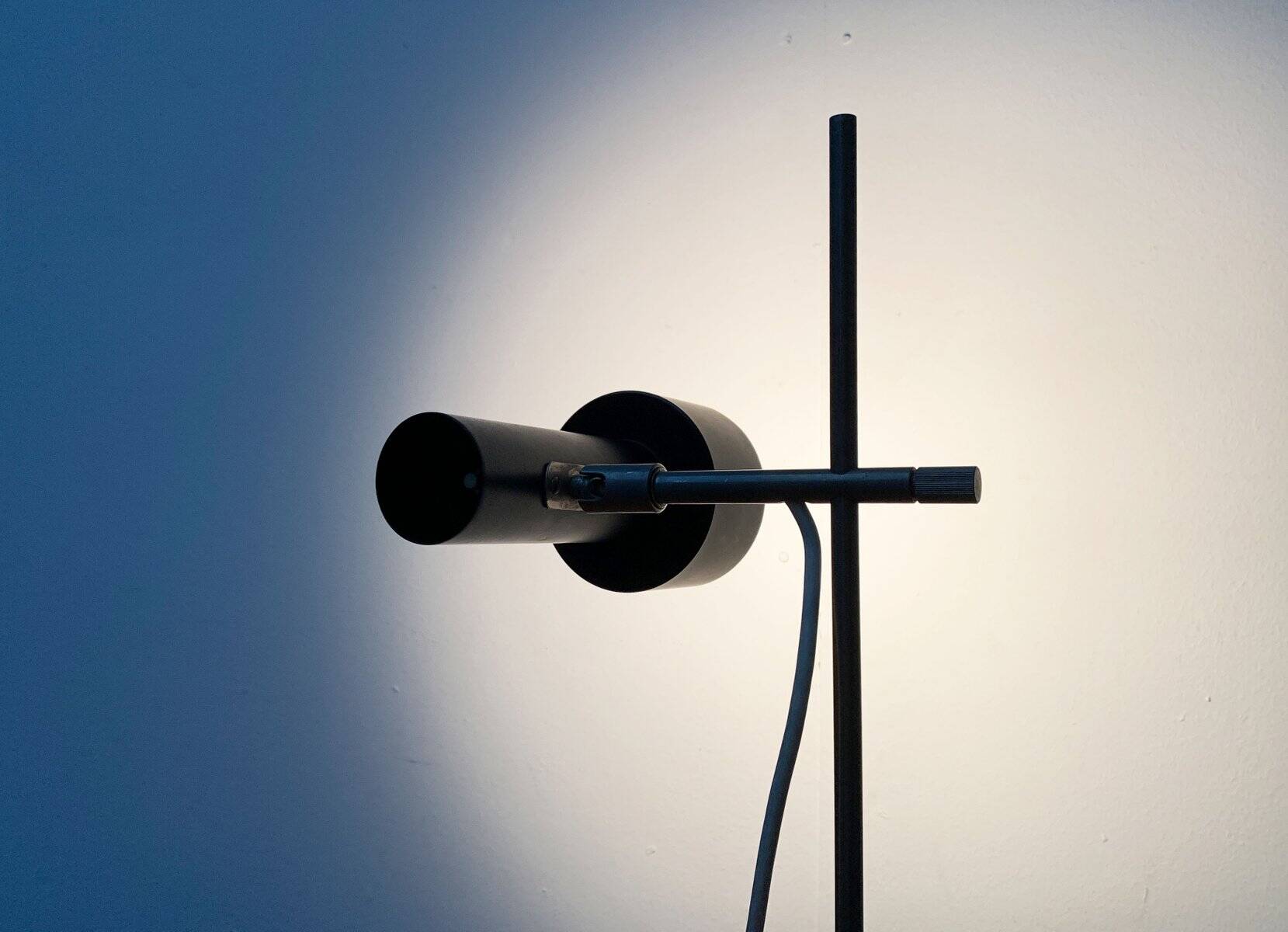 Mid-century minimalist table lamp by Beisl, 1960s.