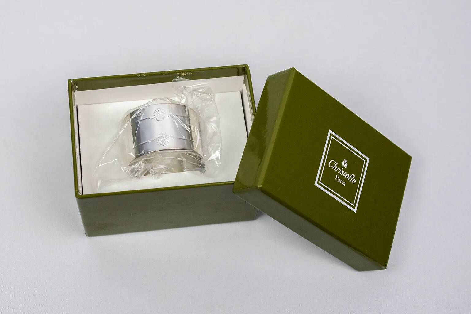 Christofle Vendôme silver-plated napkin ring – New in its box