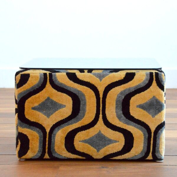 Table d’appoint, pouf, design Italien 1970