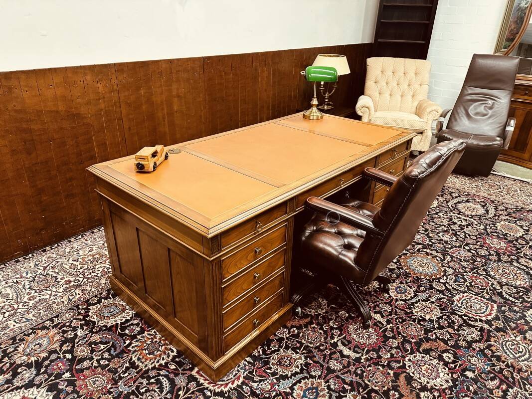 Bureau classique anglais Partnerdesk