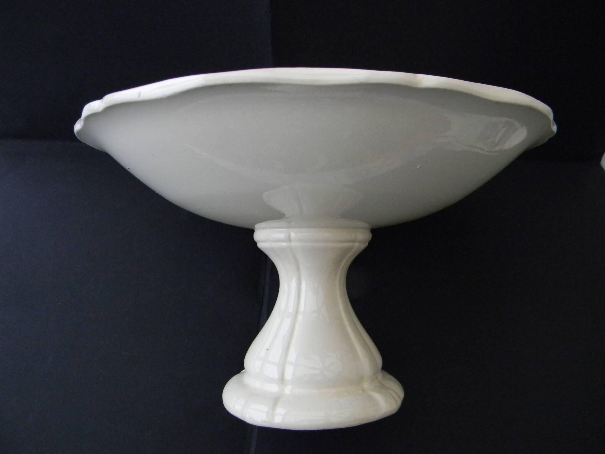 Fruit bowl, earthenware compote dish DIGOIN SARREGUEMINES H. LOUX.