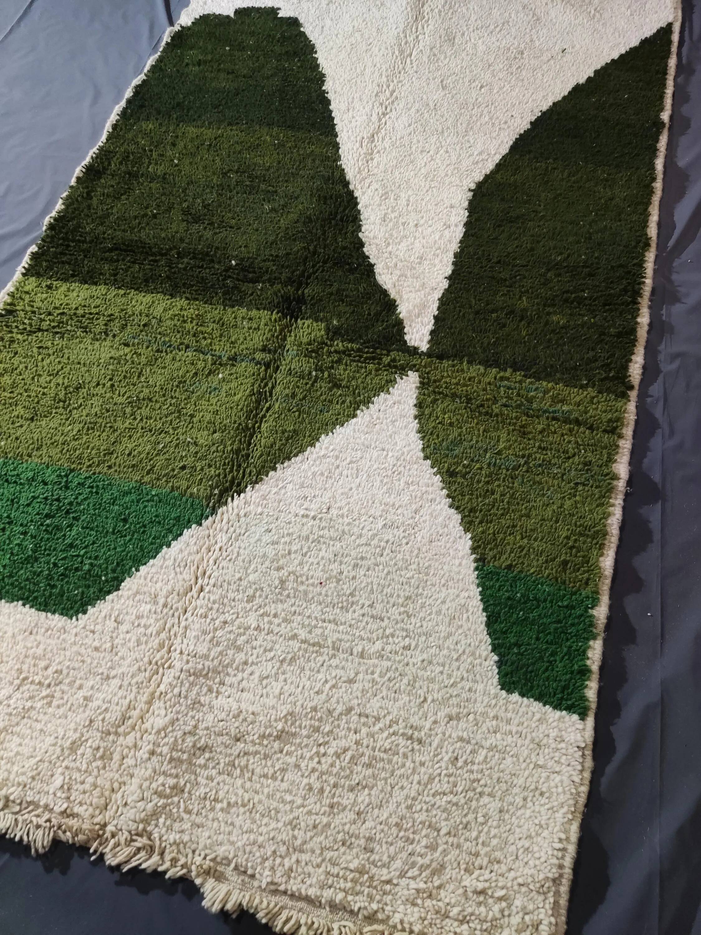 Moroccan rug in pure wool 3 x 2 m