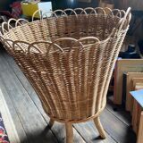Rattan basket on feet