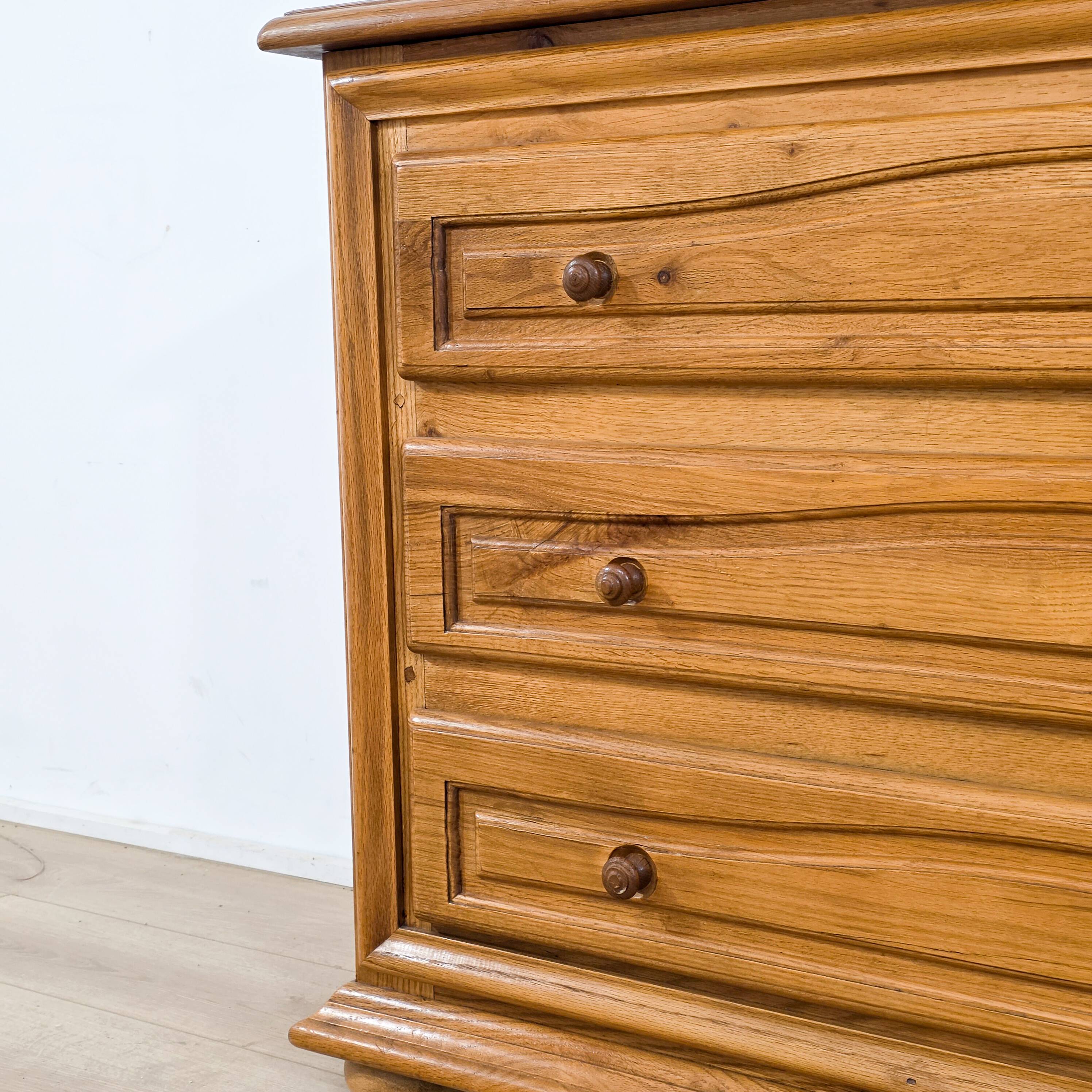 Grande commode en chêne massif des années 1970