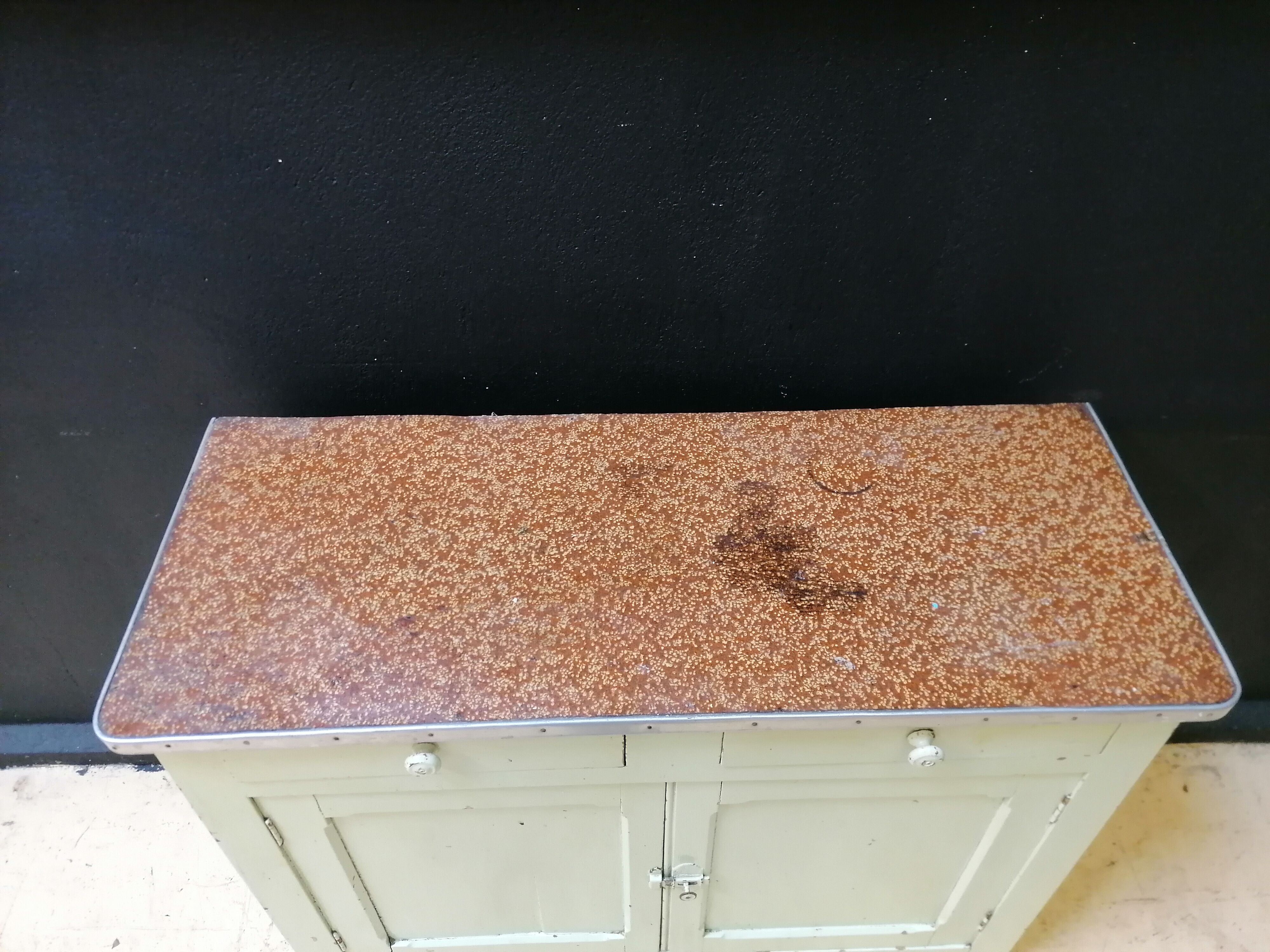 Furniture kitchen on in 60s formica