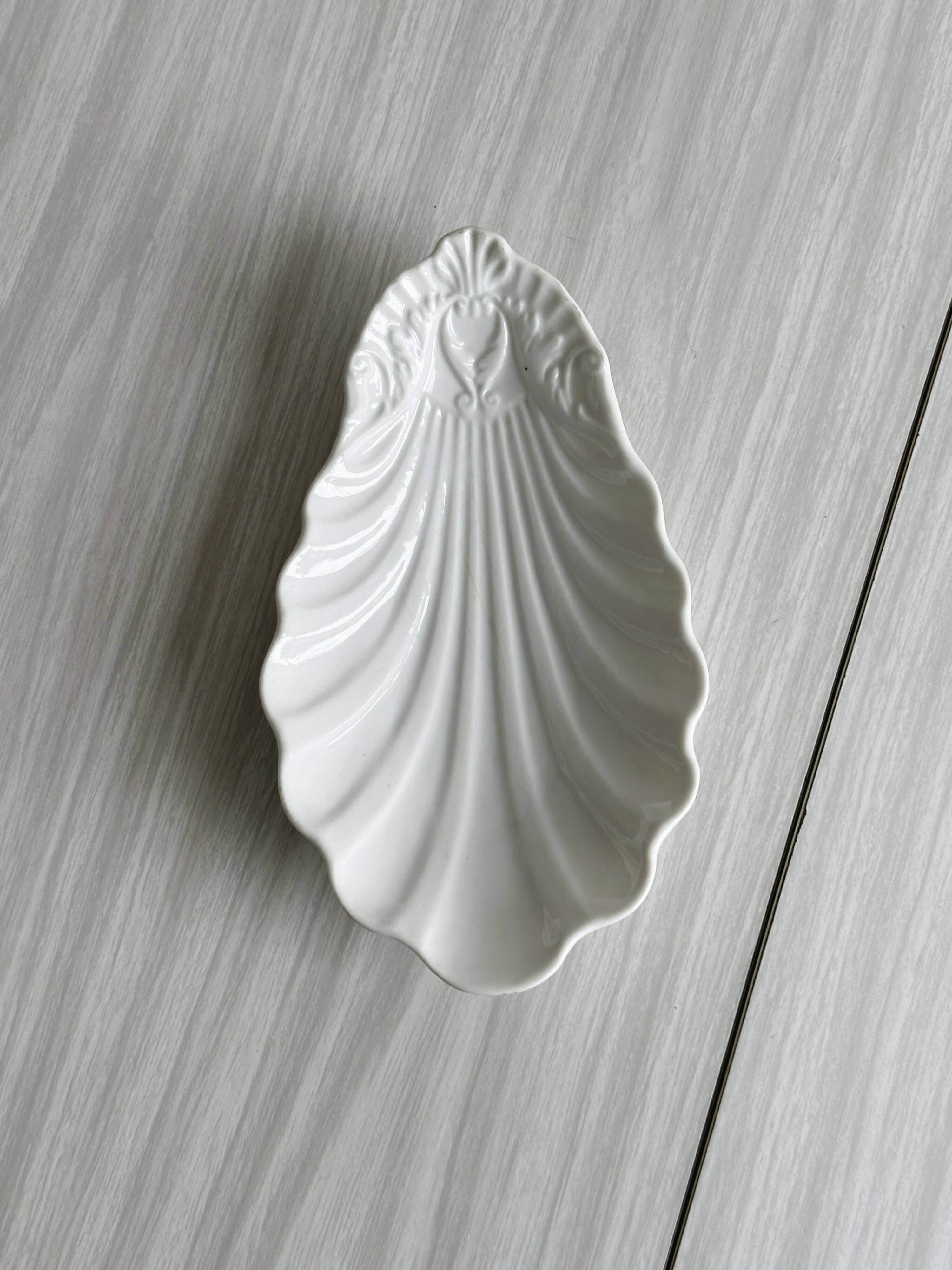 White porcelain bowl