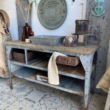 Carpenter's workbench
