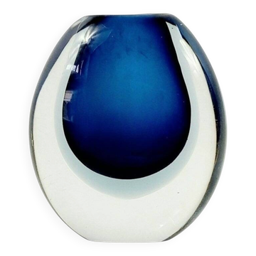 Vase en verre artistique scandinave du milieu du siècle - Vicke Lindstrand pour Kosta, années 1950