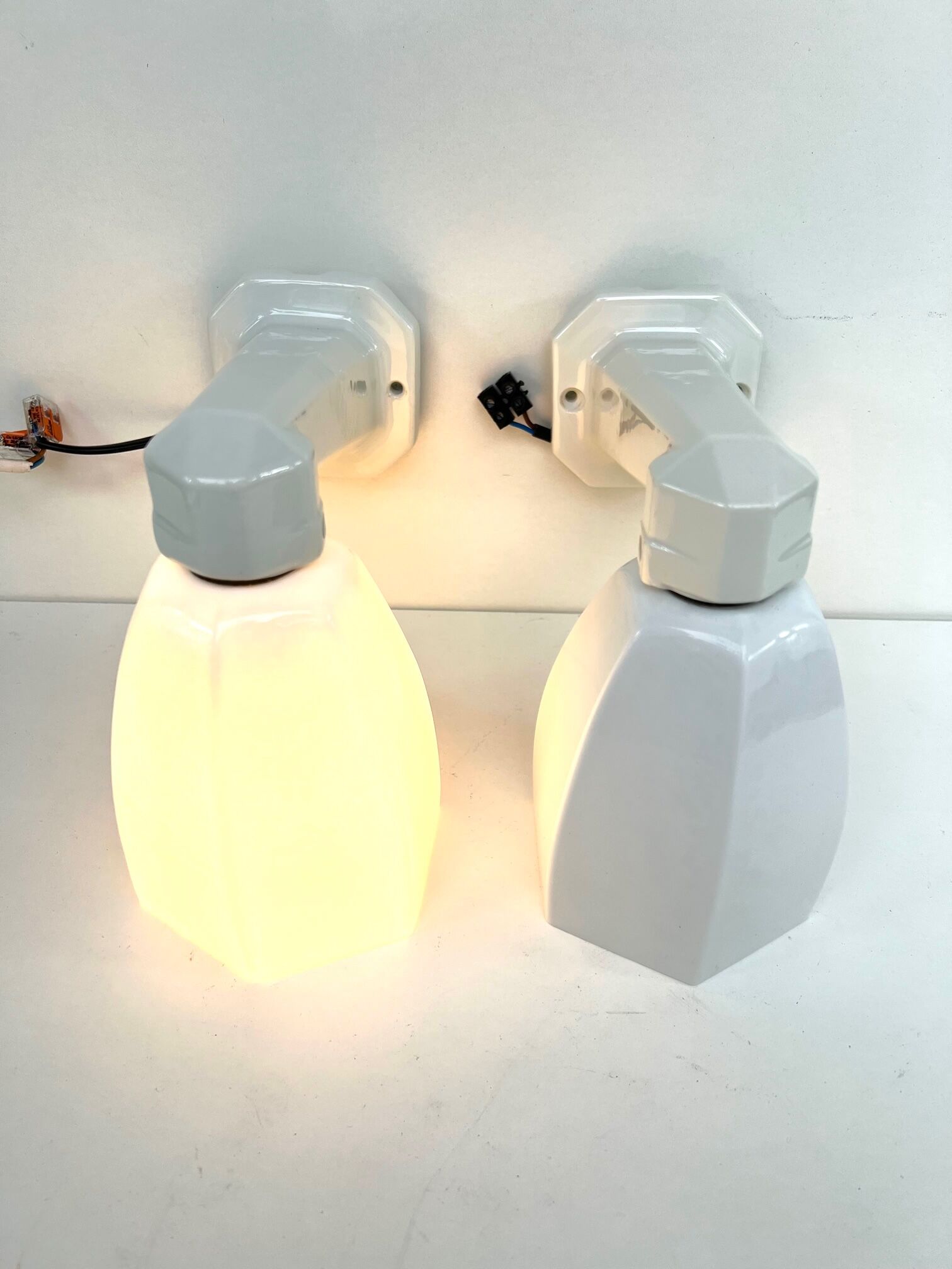 THE PAIR 2 WALL LAMPS OLD BATHROOM 1930 1940 OPALINE AND PORCELAIN LEGRAND