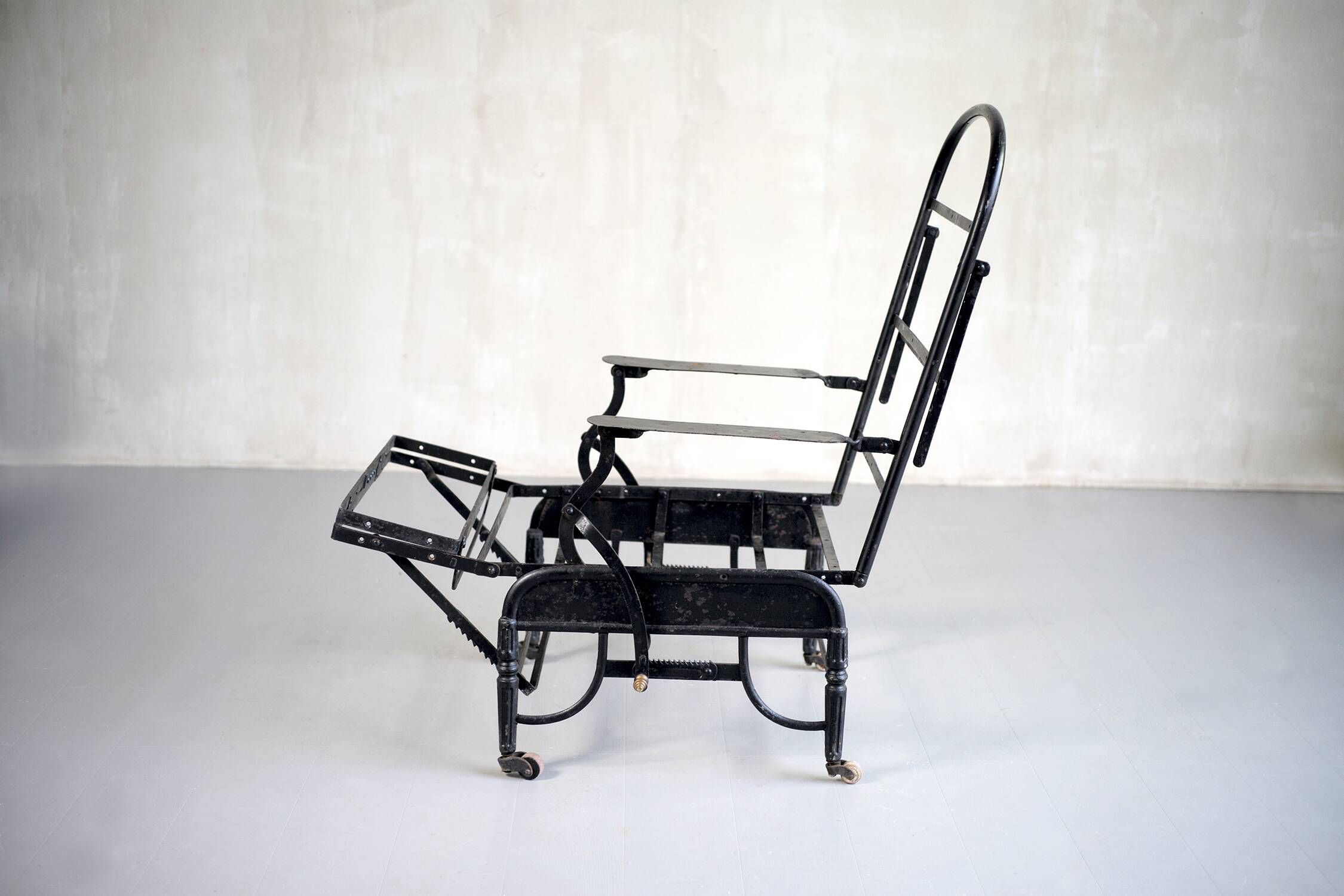 Fauteuil d'officier, Maison Pardon, Paris 19ème