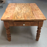 Ancienne table basse pieds tournés