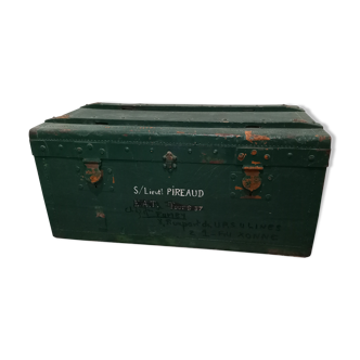 Old green malle