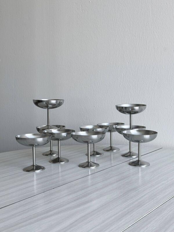 10 coupelles sur pied en inox