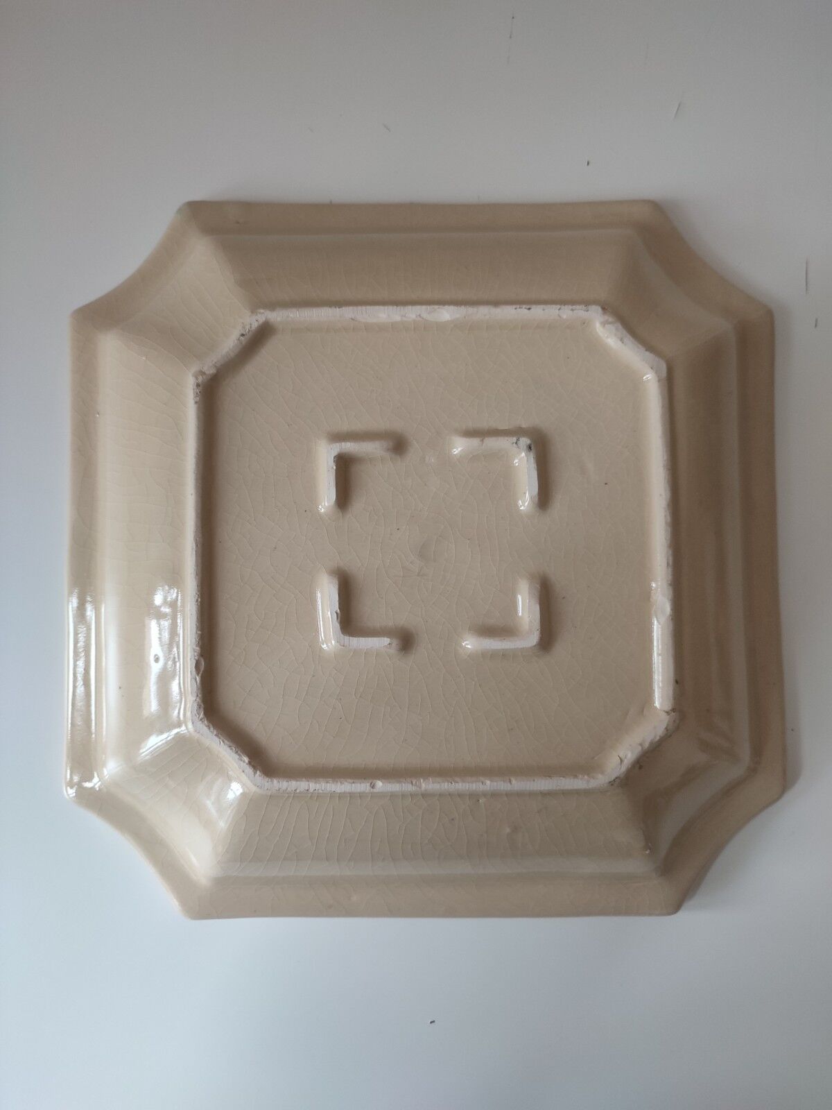 Hollow ceramic dish