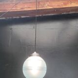 Suspension boule en verre bleuté