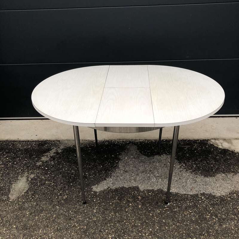 Round formica table
