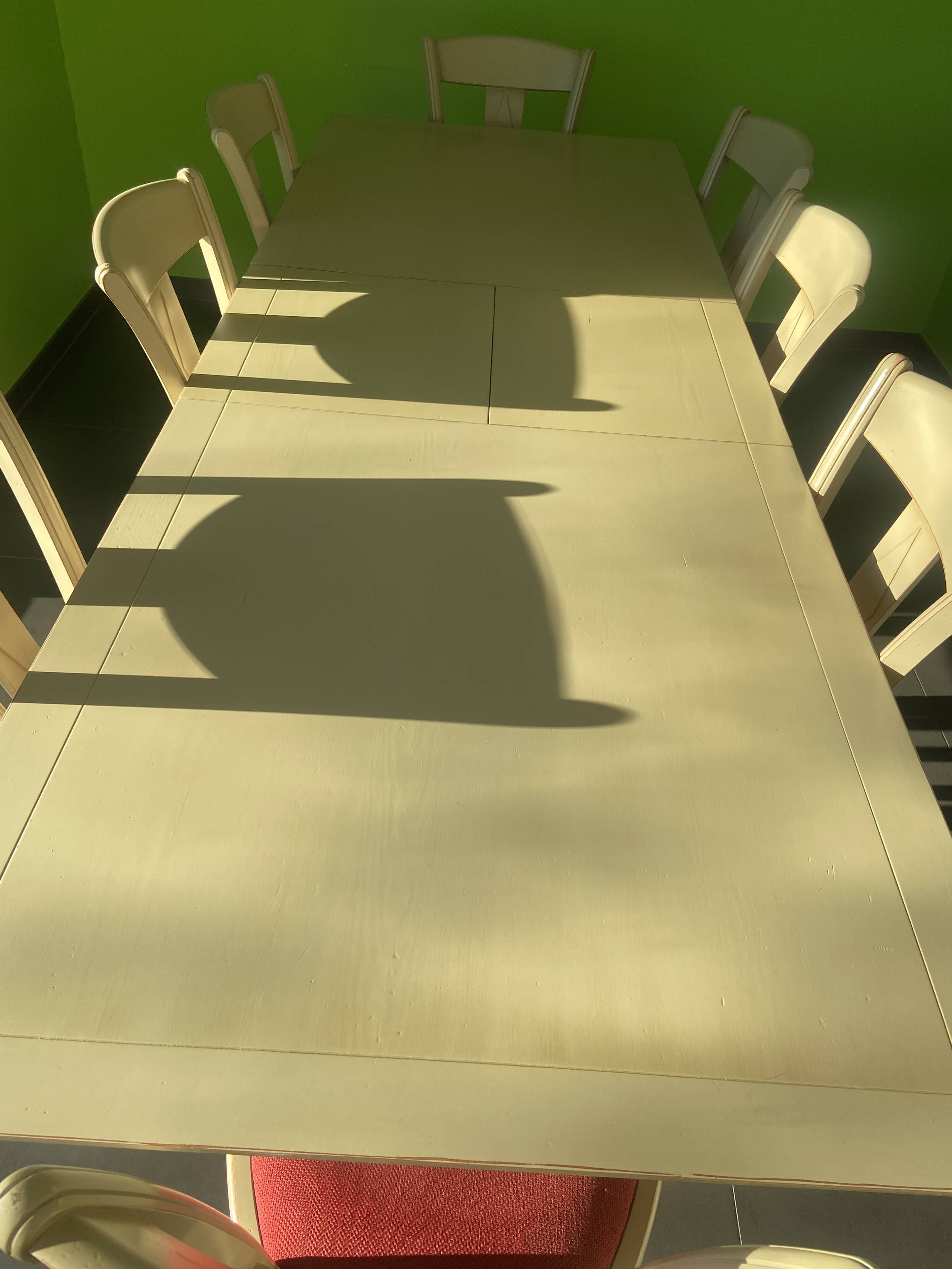 Table manager Bernard Siguier, Belle-Hélène, antique version, 8 chairs.