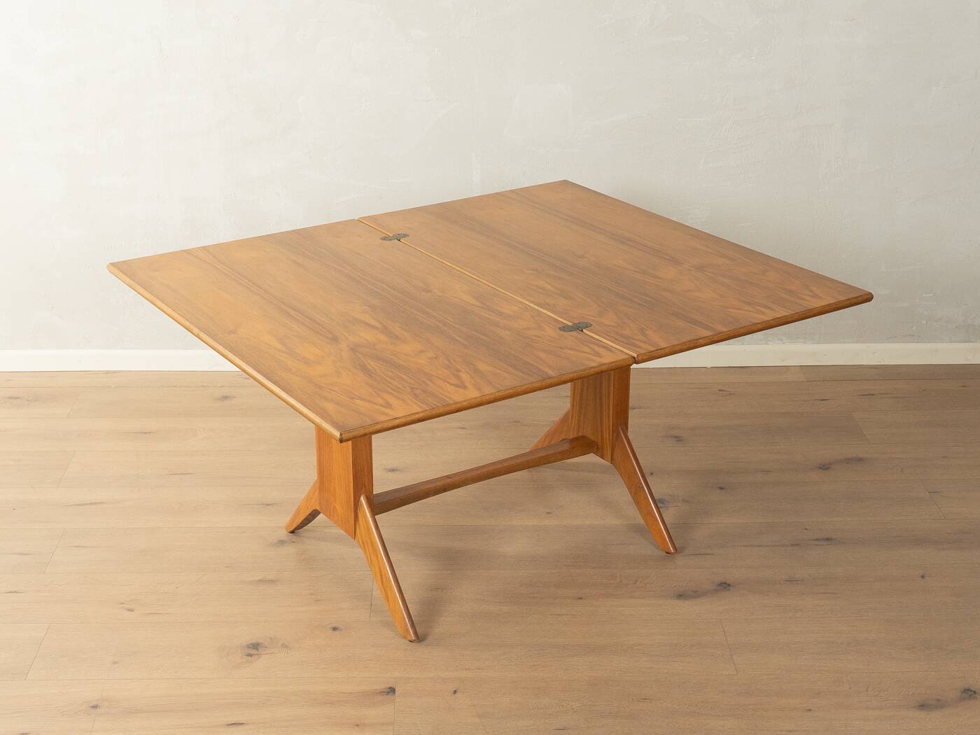 Unique dining/coffee table by Wilhelm Renz, 1950s, walnut, adjustable height