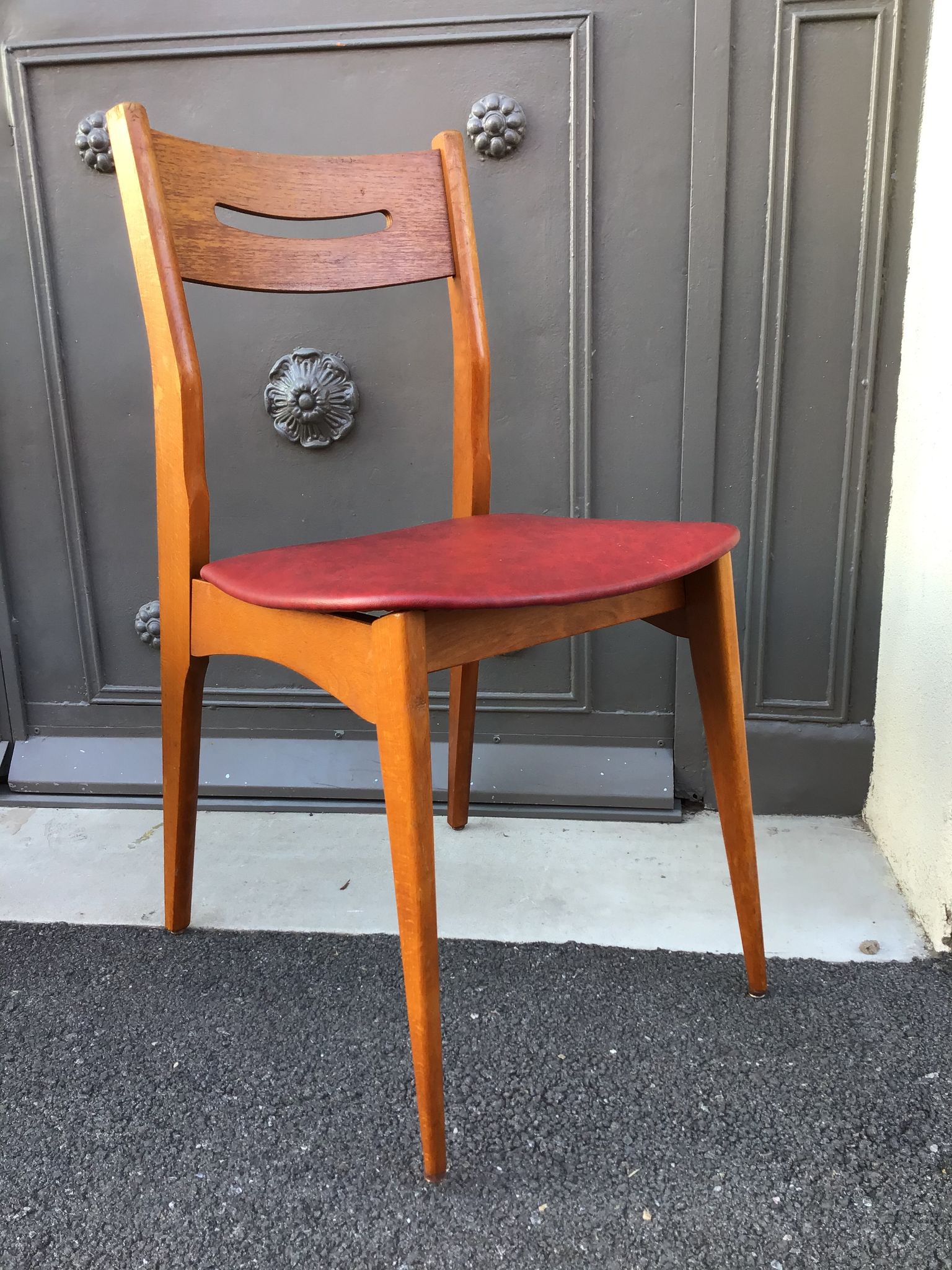 3 Scandinavian chairs 1960 feet compass