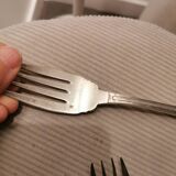 3 silver metal forks