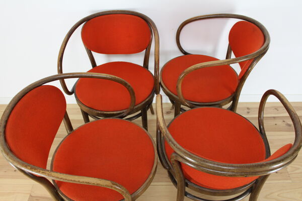 Chaises bistrot bois courbé dit ''Le Corbusier
