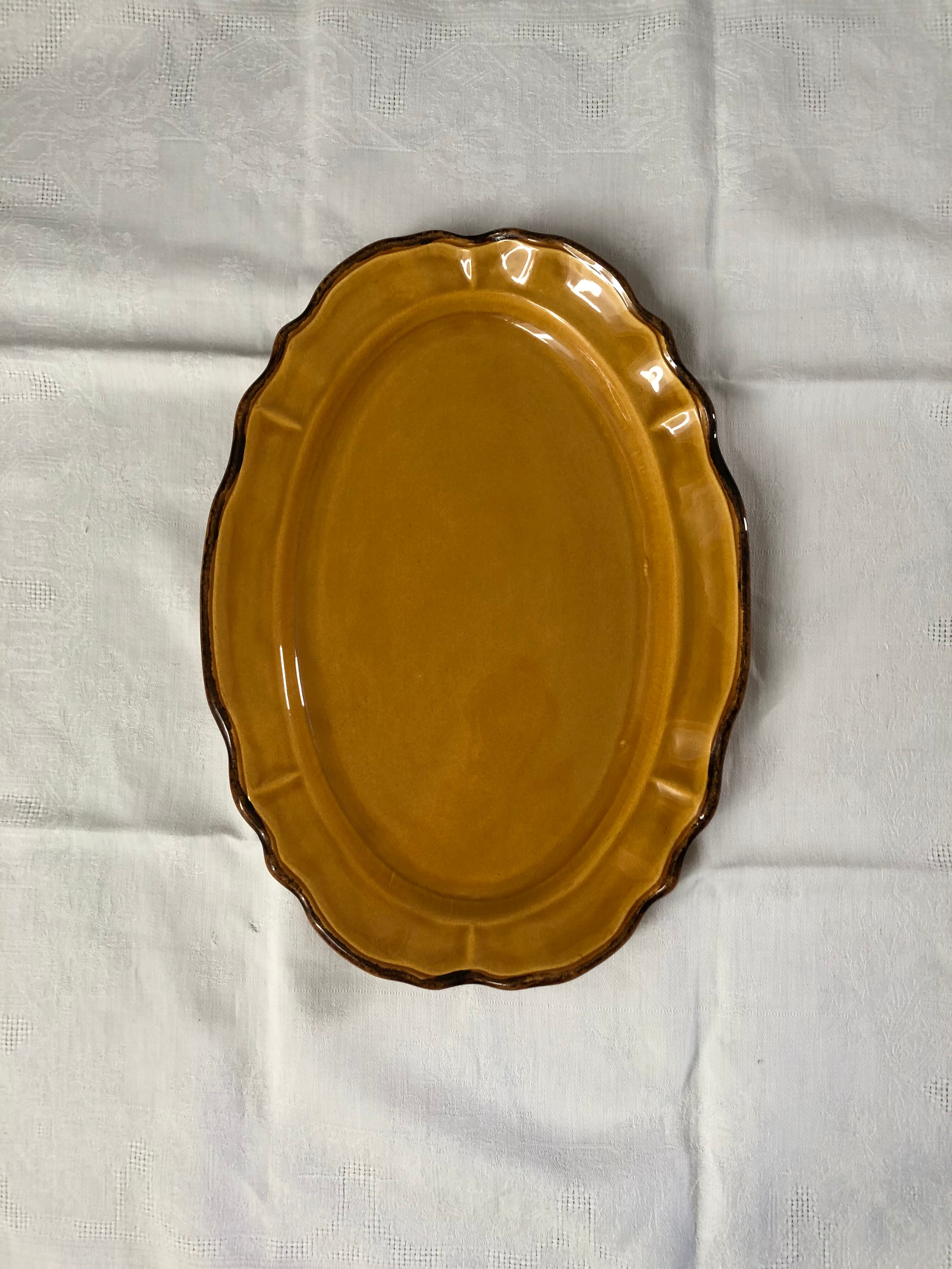Oval dish the earthenware of Haute Provence