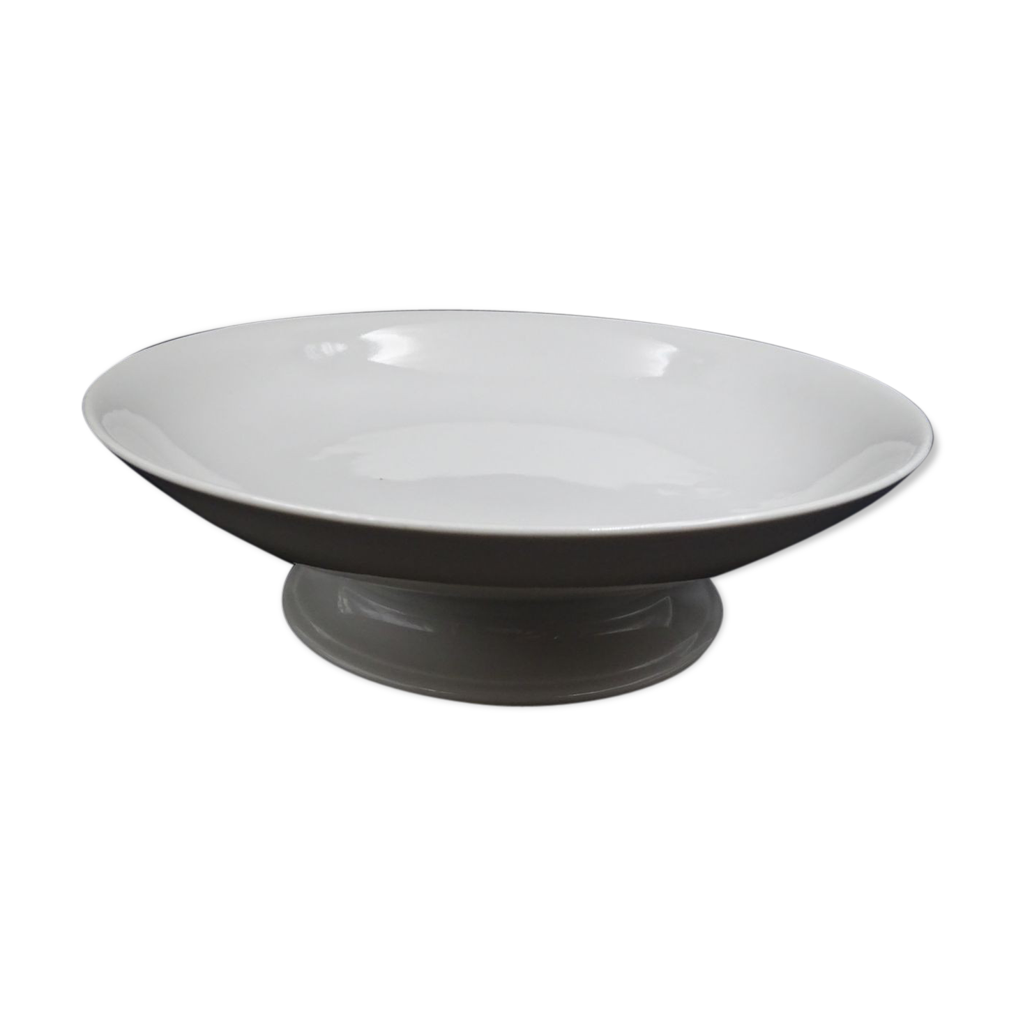 White porcelain dish, cut on foot, ideal for fruit or dessert! Around 1920-1930
