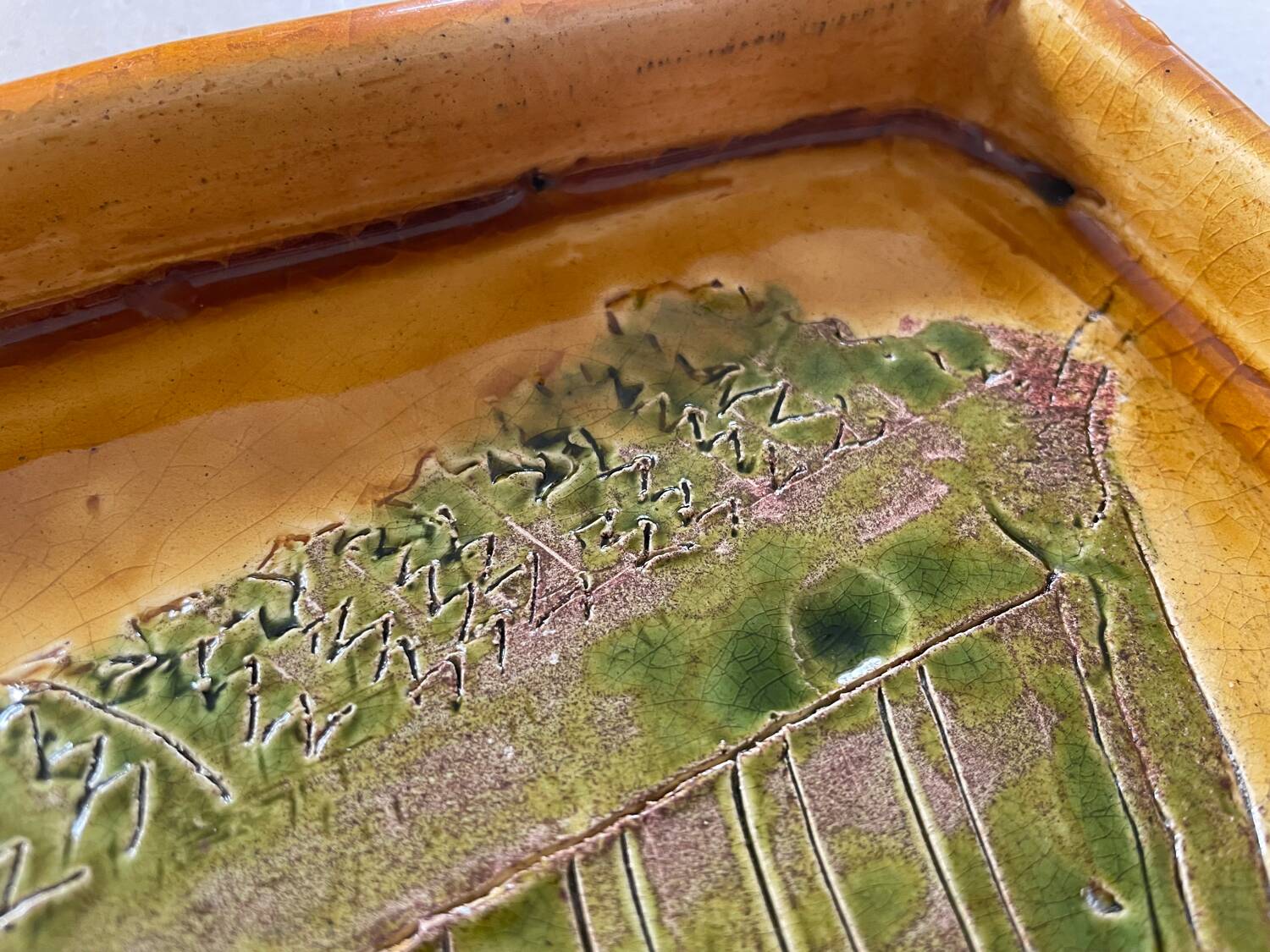 Ceramic dish signed Arlette