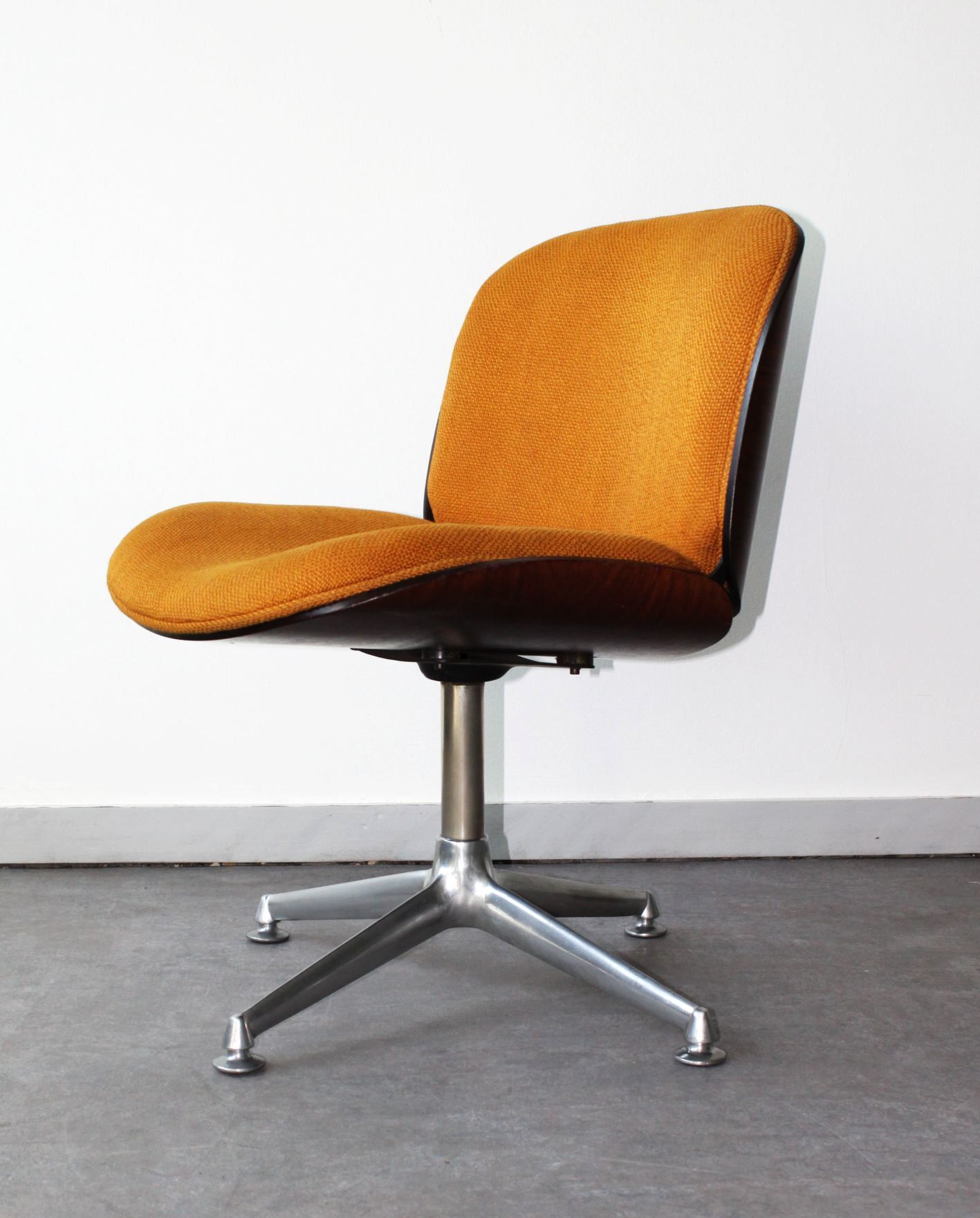 Swivel office armchair by Ico Parisi for MIM Roma, Italy, 1958.