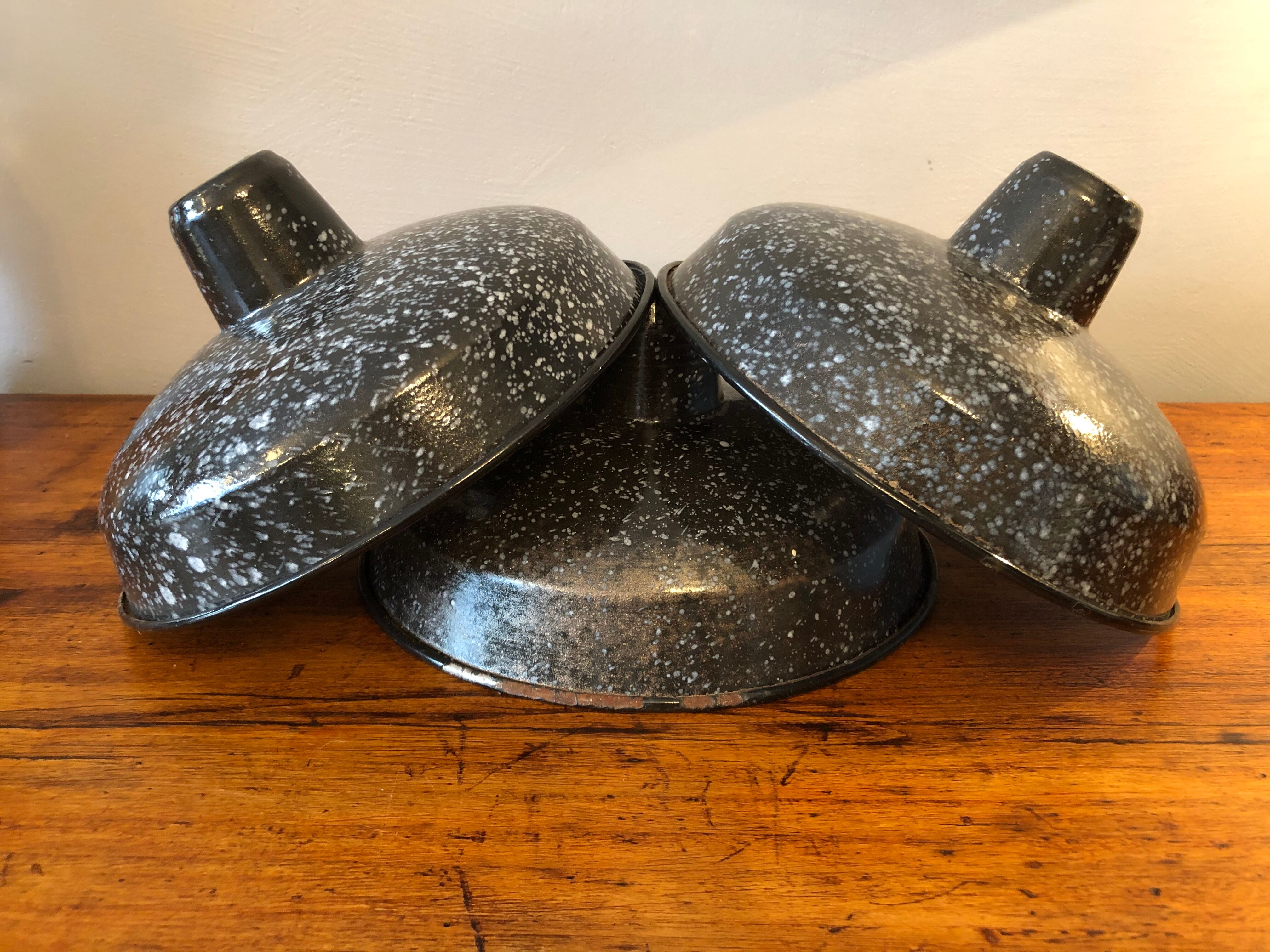 Set of 3 enamelled tin blinds