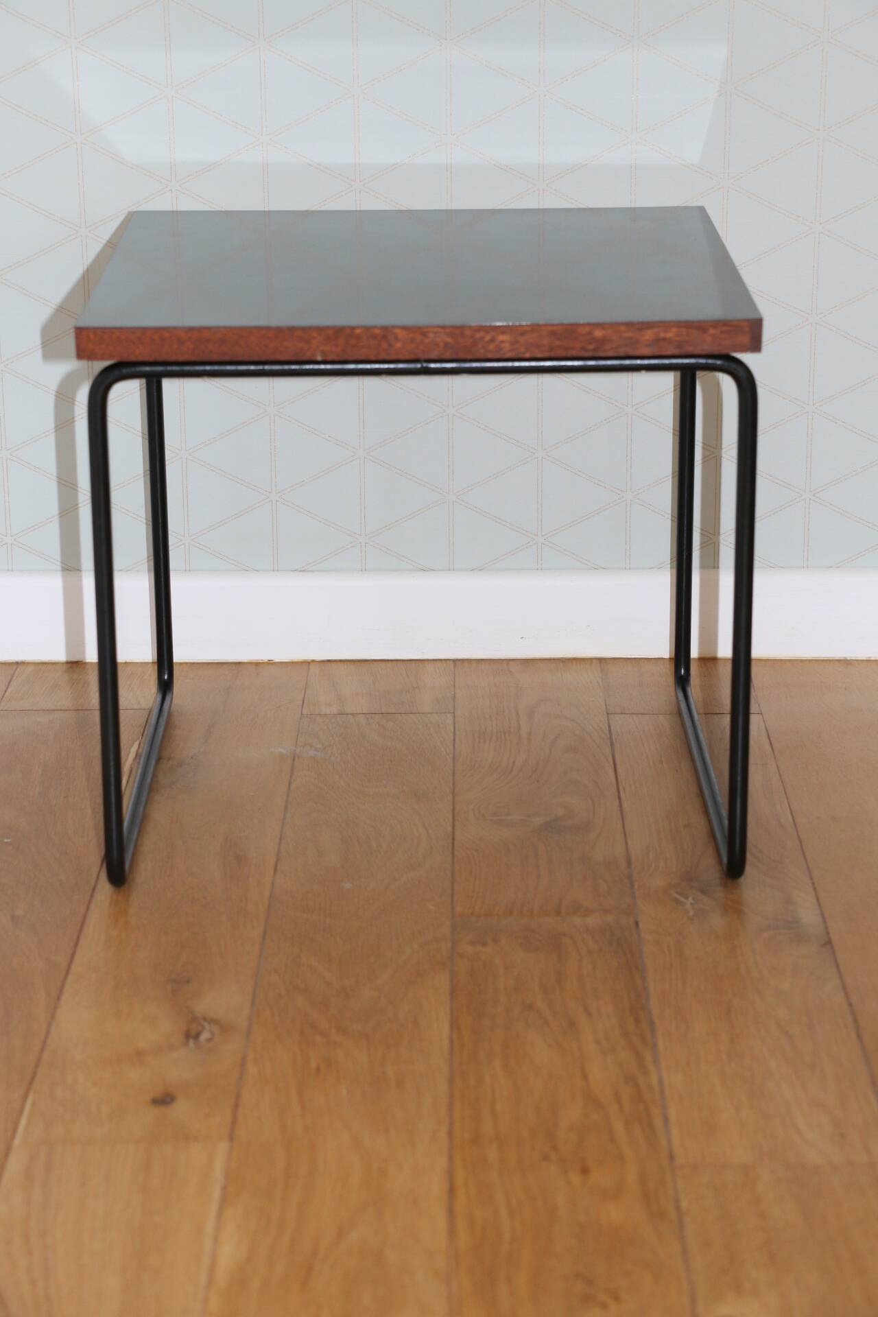 Guariche Steiner flying coffee table