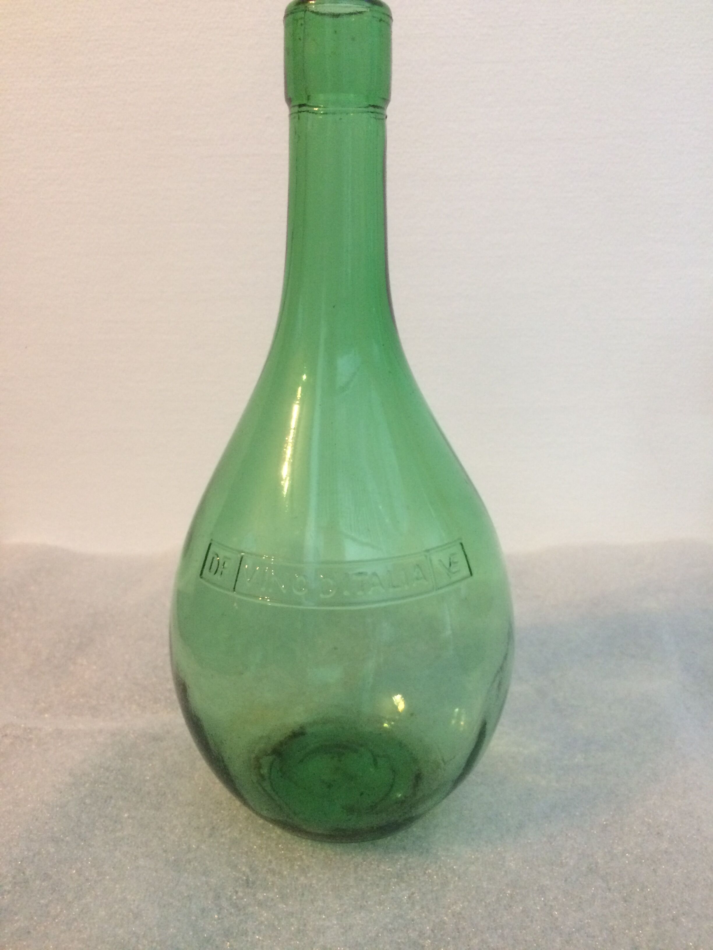 Pair of 1 liter and 2 liters demijohns