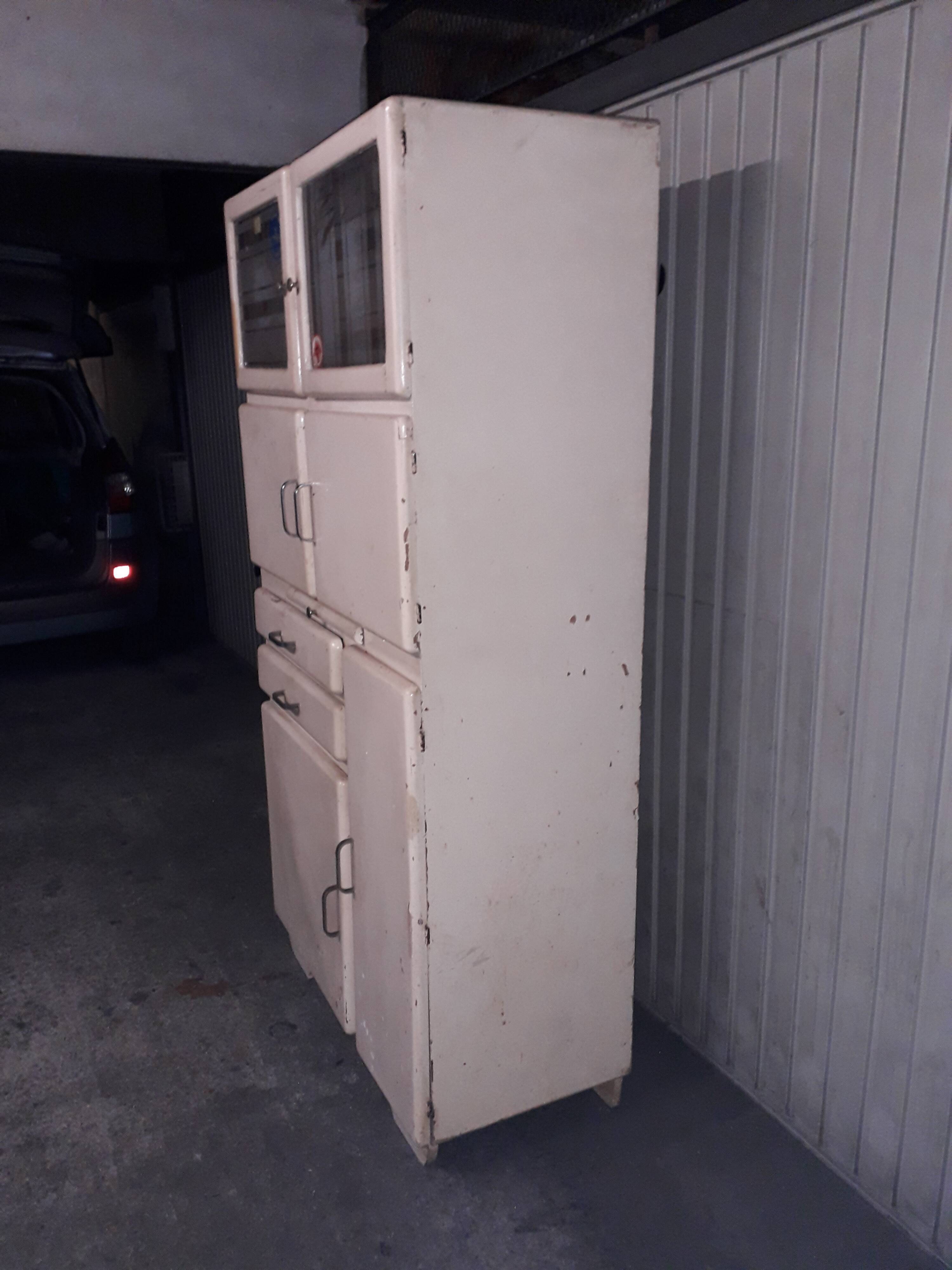 Mado Vertical Kitchen Buffet