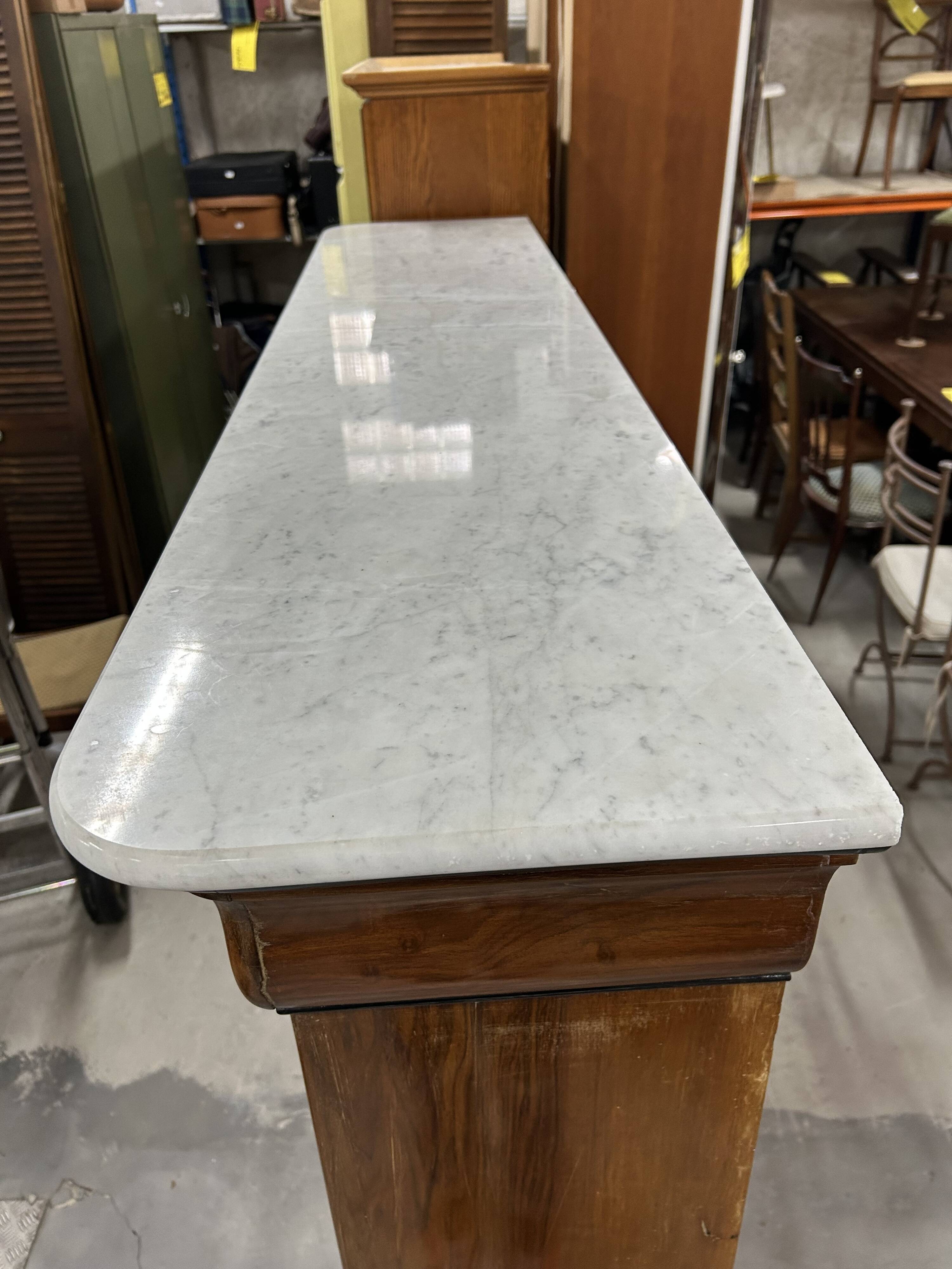 Vitrine Louis Philipe