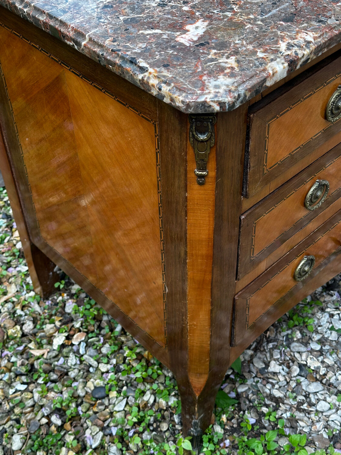 Transitional Louis XV - Louis XVI commode from the 19th century.