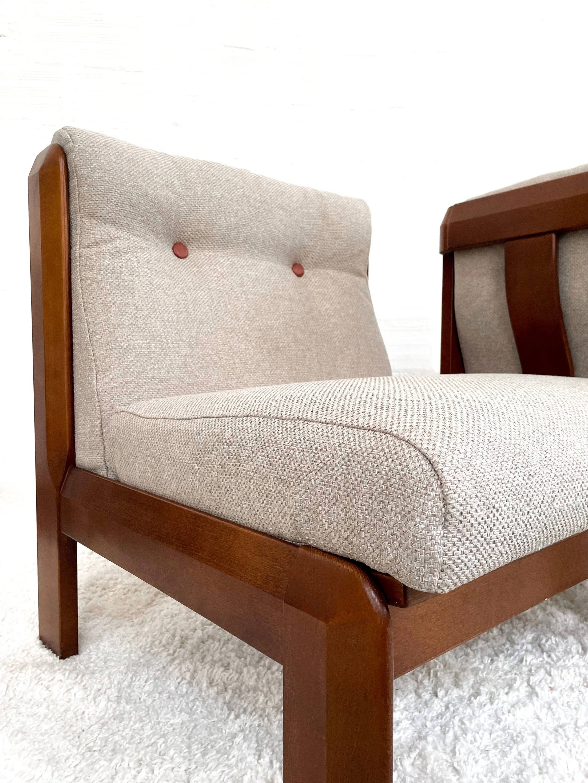 Guilleumas armchair. Upholstered in raw. Spain 70s